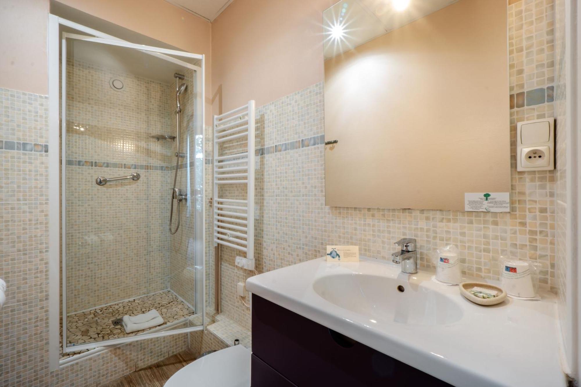Hotel Gallia อิกซ์เลส์แบ็งส์ ภายนอก รูปภาพ