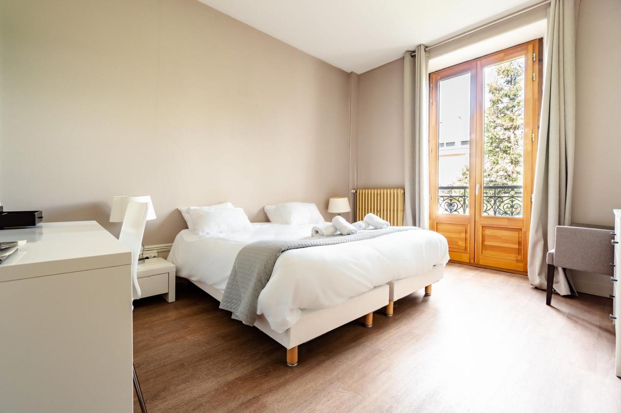 Hotel Gallia อิกซ์เลส์แบ็งส์ ภายนอก รูปภาพ